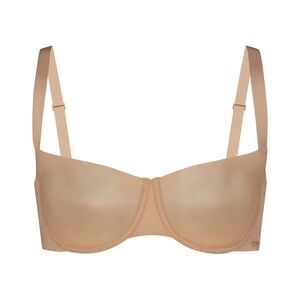 SKIMS No Show Molded Balconette Bra